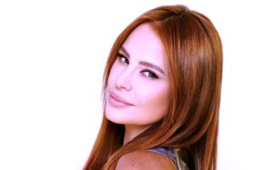 (كارول سماحة) تعود للمسرح الغنائي بـ (كلو مسموح) مع روي الخوري على (كازينو لبنان)