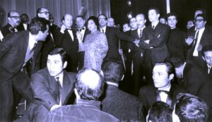 العبث بحياة وتراث (أم كلثوم) على جناح حماقات الذكاء الاصطناعي!