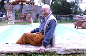 وزير الثقافة الجزائري يشارك في جنازة (الأخضر حمينة) أحد أعمدة السينما الجزائرية