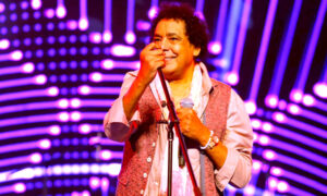 من الذي غير قناعات (محمد منير) ليوقع مع (روتانا) بعد 50 عاما من الصناعة المصرية؟!