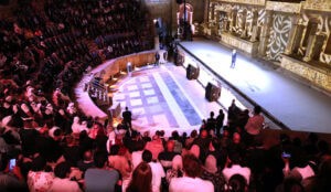 في ليلة احتفالية: (عمر العبد اللات) يشعل أجواء افتتاح (مهرجان جرش 39)