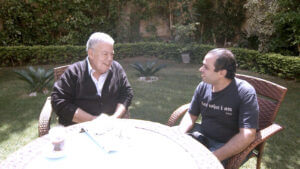 محمد الروبي يكتب: (خان المعلم).. حين يستدعي المُريدُ شيخه من شوارع الذاكرة