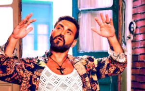 (إيوان) يستكمل عودته النارية للساحة الفنية عبر جديده (فوق فوق)!