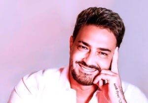 (وسيم الشعار) يقدم هدية لسلطان الطرب (جورج وسوف)