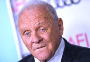 حنان أبو الضياء تكتب: (أنتوني هوبكنز).. الشخصية الغامضة والمخيفة (53)