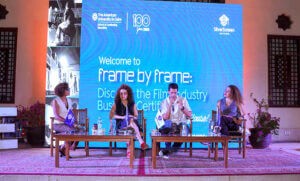 (الجامعة الأمريكية) تمنح شهادة في إدارة صناعة السينما