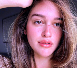 (نور إيهاب).. ممثلة مصرية شابة لفتت إليها الأنظار منذ صغرها