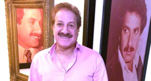 تكريم الفنان الكويتي الكبير (محمد المنصور) في مهرجان المسرح التجريبي الدولي