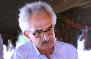 محمد الروبي يكتب: (صنع الله إبراهيم).. المتلصص الذي هزم الموت