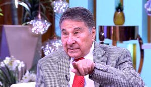 المخرج (شاكر عبد اللطيف) يكشف كواليس منع ابنه (أحمد) من دخول الفن