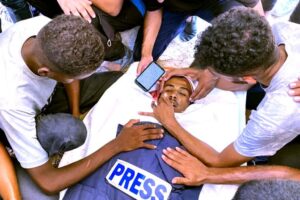 في غزة: قتل (الصحفيين) على الهواء مباشرة!