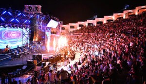 (رامي صبري)، و(روبي) يتألقان بالمسرح الروماني بمارينا