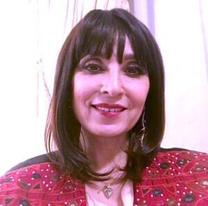 (عصام حجاوي): (صراع الأجيال) أول كوميديا نسائية سعودية، ويعرض الفجوة بين الأجيال