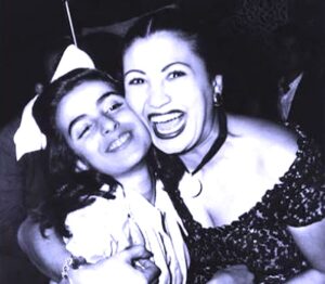 في عيد ميلاد (نجاة).. لماذا تحدى متعهد الحفلات (صديق أحمد) كل المطربات بسببها؟!.