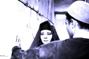 وزير الثقافة في اجتماع الشركة القابضة: ضرورة الحفاظ على (التراث السينمائي)