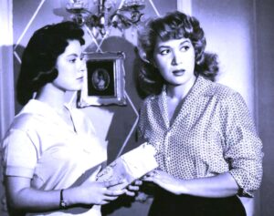 (أمهات السينما).. قناديل أضئن الشاشة الفضية رغم سلبيات وانحراف بعضهن (2/2)