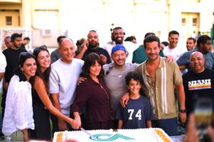 (سنجل ماذر فاذر): تجربة درامية مختلفة تمزج بين اللايت كوميدي وقصص الحب