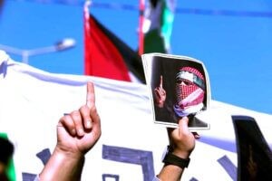 (أبو عبيدة).. وسيبقى للمقاومة صوتا يزلزل الكيان الصهيوني!