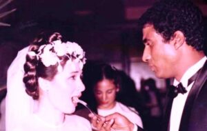 الفن كان وراء بداية ونهاية قص حب وزواج (أحمد زكي)، و(هالة فؤاد)