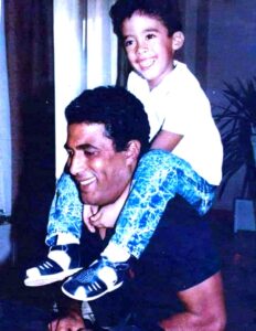 الفن كان وراء بداية ونهاية قص حب وزواج (أحمد زكي)، و(هالة فؤاد)