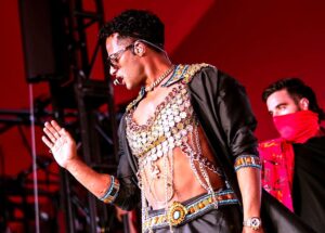 (محمد رمضان).. إلا الحماقة أعيت من يداويها!