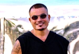 بعد أن أشعلا موسم الصيف (عمرو دياب) و(فضل شاكر) يتصدران تصنيفات (بيلبورد)