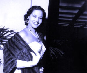 (مديحة يسري).. نجحت في تقديم دور الأم الثرية، وختمت حياتها مع (الإرهابي)! (2/2)