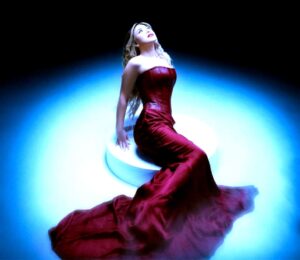 تعرف على (الكوبليه) المحذوف من أغنية (يلعن البعد) لشمس الأغنية (نجوى كرم)