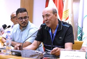 مهرجان المسرح التجريبي يرد الجميل للمقكر والناقد المغربي (حسن المنيعي)