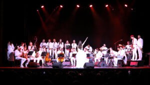 أوركسترا (مزيكا) العريقة على خشبة مسرح  Bloomsbury الأسطوري بلندن