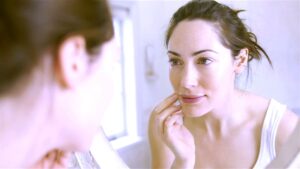 (يخلق من الشبه أربعين).. تتشابه الوجوه، لكن الروح لا تتكرر