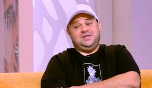 (مدحت تيخا) إن العلاقة الزوجية تقوم على المودة والرحمة