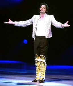 تعرف على أغنية (مايكل جاكسون) التى كتبها لفلسطين، وحذفتها إسرائيل من على الإنترنت