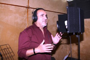 (طارق فؤاد): بكيت عندما سمعت قصيدتي (سلام زياد) في صورتها النهائية