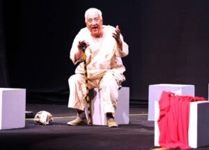 (المسرح التجريبي) يتذكر ضحايا حادث مسرح بني سويف، ورد الجميل لـ (سامي عبدالحميد)