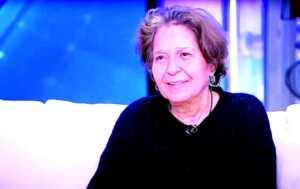 (مسرح الهواة) يكرم (محمد الصاوي، وحنان يوسف، ألفت إمام، سامية حبيب، وهشام عطوة)