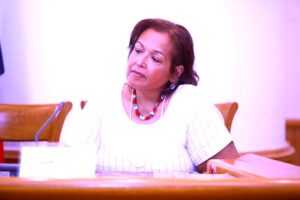 (مسرح الهواة) يكرم (محمد الصاوي، وحنان يوسف، ألفت إمام، سامية حبيب، وهشام عطوة)