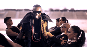 المطرب العالمي GIMS يقدم قصيدة بصرية عن لقاء الشرق والغرب في قلب الإمارات