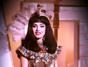 أحمد موسى يعلن عن (شيريهان) نجمة حفل افتتاح المتحف المصري الكبير