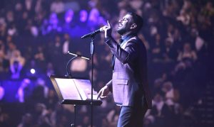 (نوال) الكويتية تحيي حفلا ضخما في البحرين على مسرح (بيون الدانة) مع آدم