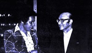 سيدة تغزل على نولها سبب مولد رائعة (عبد الهادي بلخياط): (في قلبي جرح قديم)