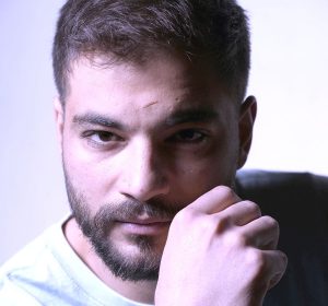 (آدم الشامي) ابن (سلافة معمار) في مسلسل (سعادة المجنون)