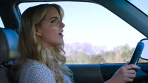 انطلاق فيلم (Regretting You) في دور العرض المصرية