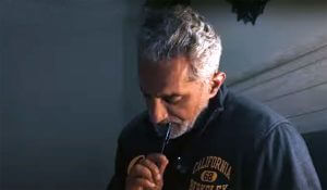 (باسم يوسف) يكشف عن العديد من الأسرار حول حياته في (كلمة أخيرة)