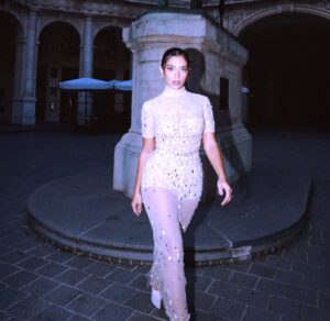 (لوريال باريس) تحتفل بالمرأة وقيمتها الذاتية اللامحدودة، تكريماً للأنوثة