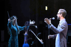 المايسترو (أمل القرمازي) تقدم أمسيةً ساحرةً بمركز الشيخ جابر الأحمد الثقافي