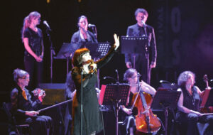 (ميراي ماتيو).. أسطورة فرنسا الغنائية تحتفل بـ 60 عاما على انطلاقتها الغنائية