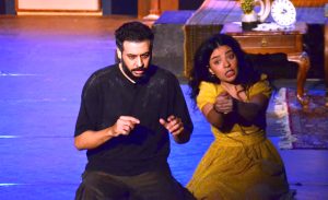 (ماجدة زكي) تساند نجلها المخرج (أحمد أبو رية) في مهرجان نقابة المهن التمثيلية للمسرح المصري