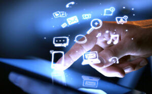 علي عبد الرحمن يكتب: وجوه (الإعلام) وأصنامه!؟