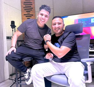 (عمر كمال) يقدم تجربة فنية جديدة من خلال ألبومه الغنائي الجديد